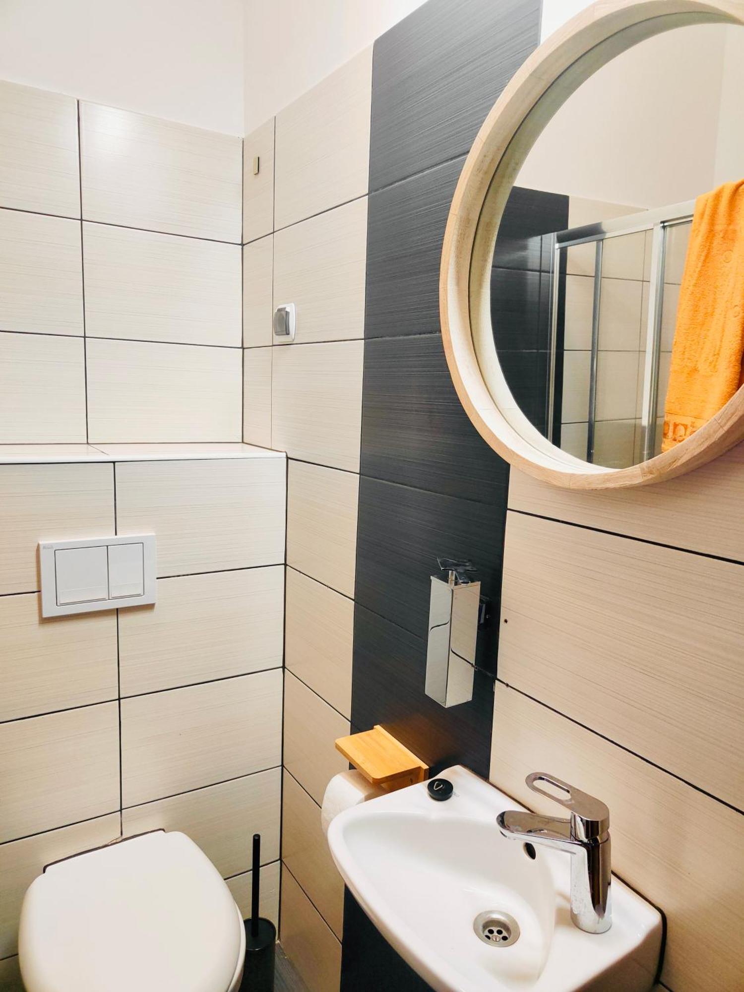 Dom Bez Scian Hotel Gubin Eksteriør billede